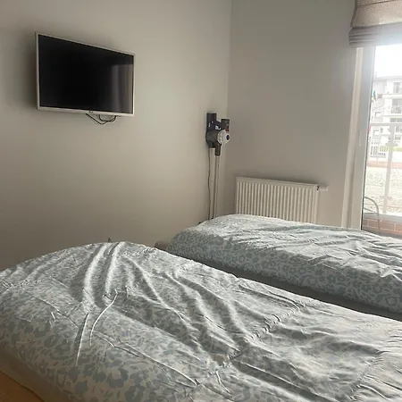Piaskowy Sloneczne Tarasy 350 M Od Plazy Dziwnówek